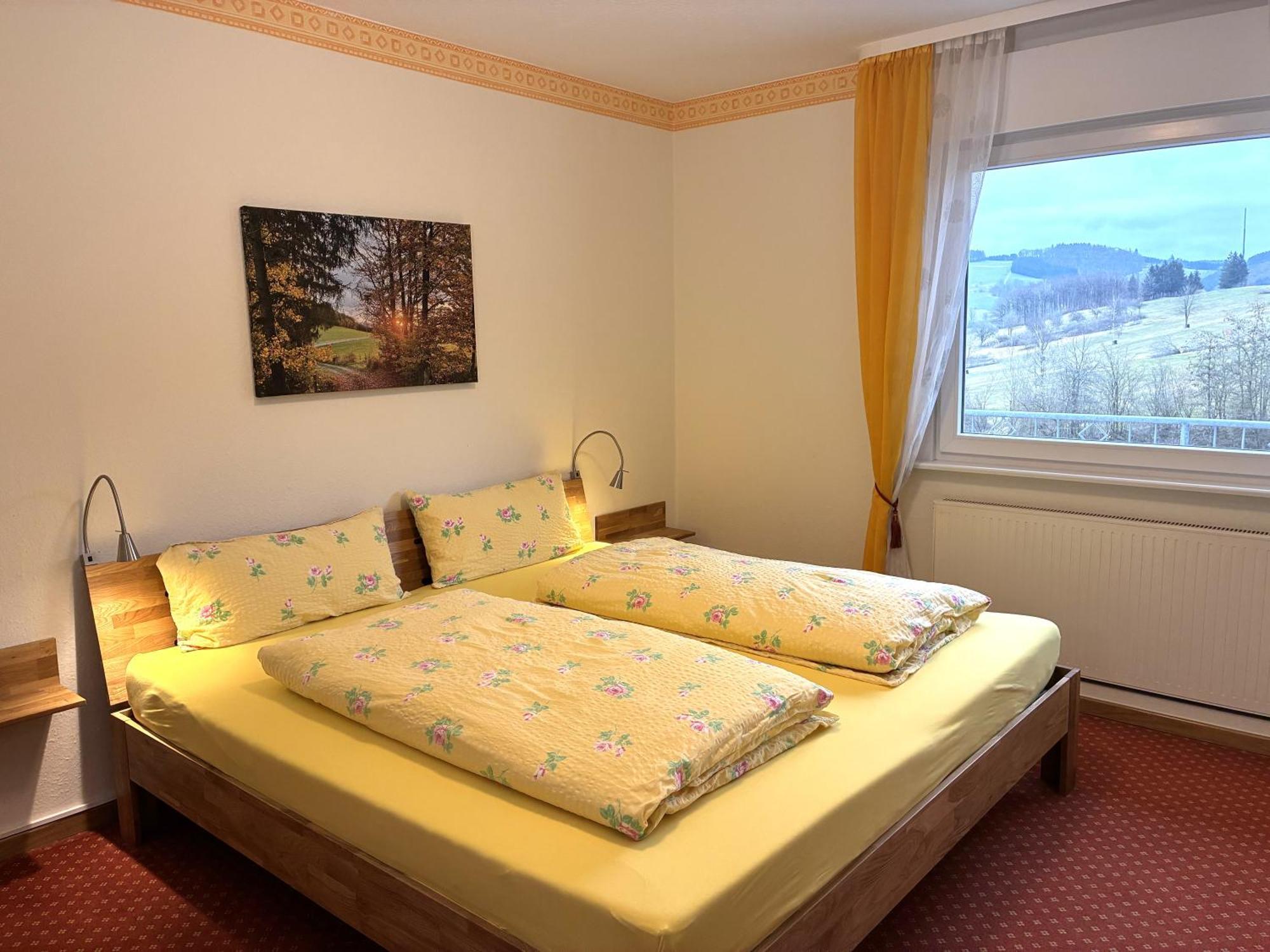 Auwers Haus Komplett - 3 Wohneinheiten Schmallenberg Esterno foto